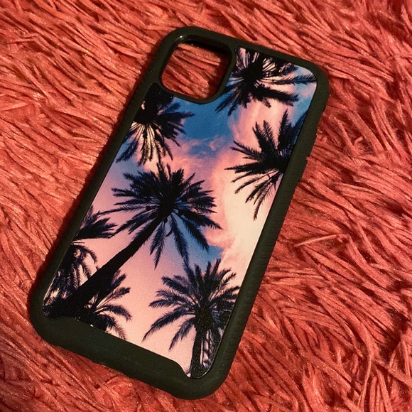 iPhone 11 case - Picture 1 of 2